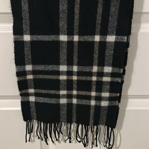 Cashmere Classic Black and Gray Plaid Scarf